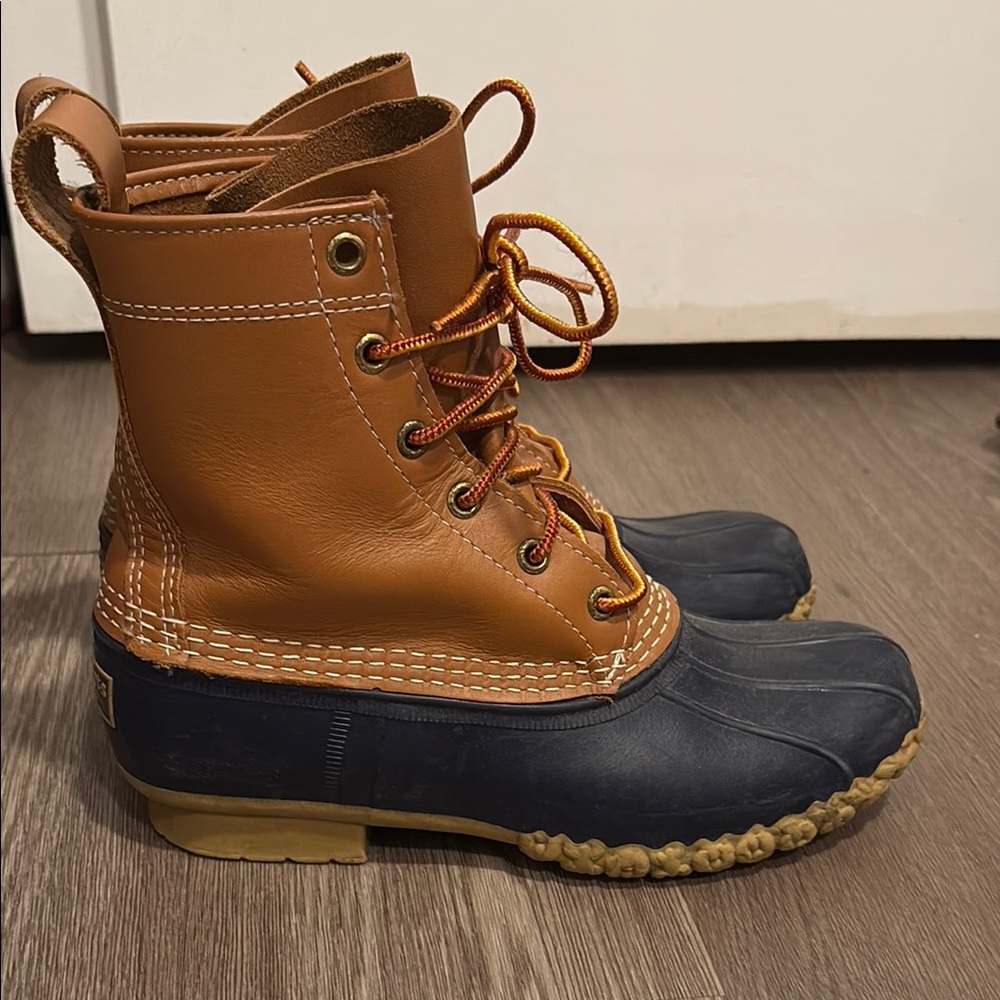 SOLD Women's Tan and Blue Duck Boots - Picture 4 of 8